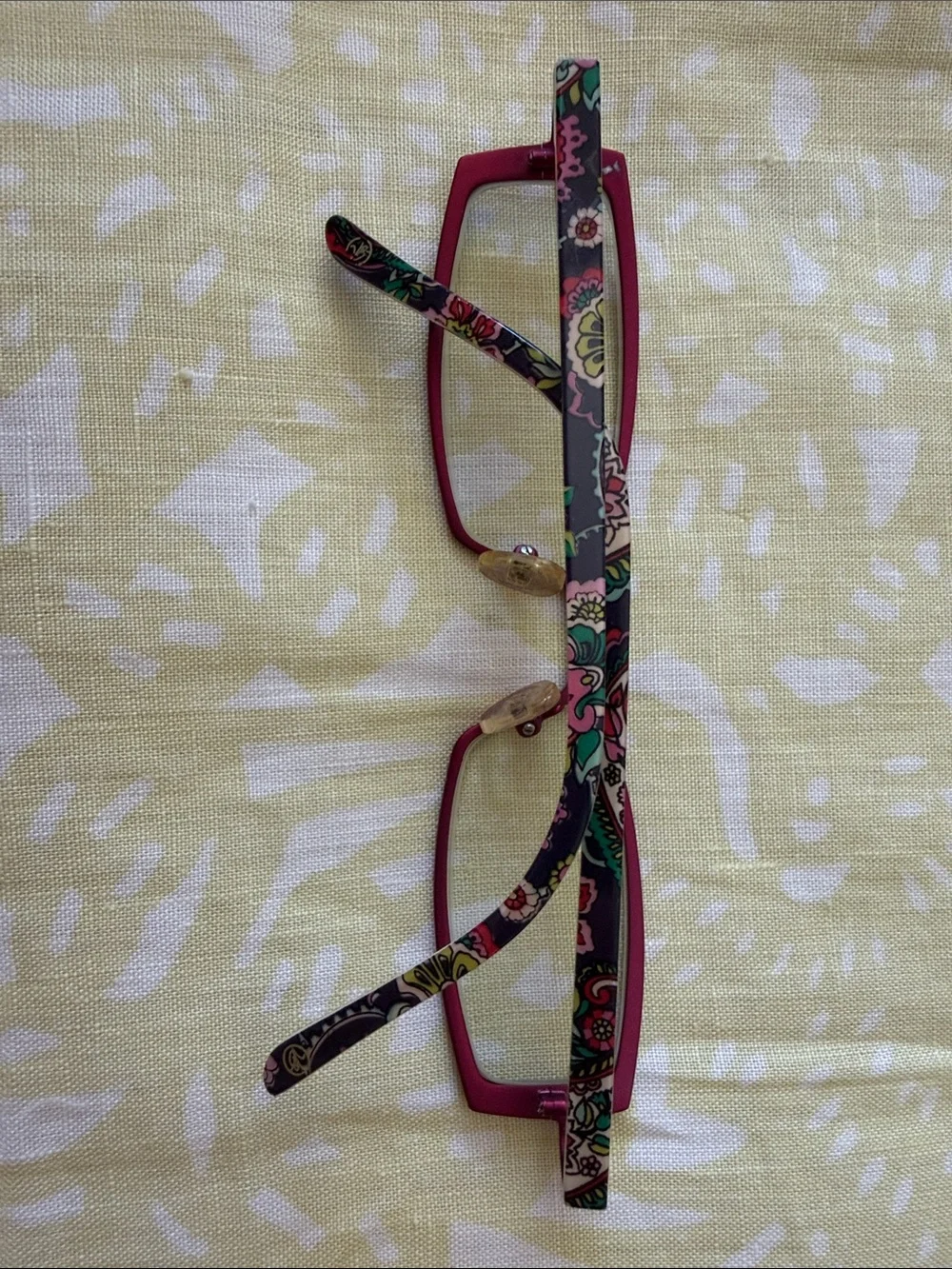 Vera Bradley Glasses in Burgundy with Paisley